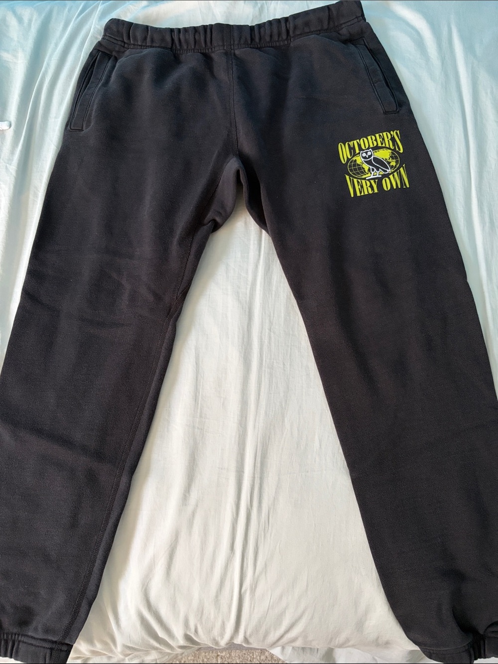 OVO | October’s Very Own Men’s Medium Black Sweatpants with Yellow Logo Graphic
